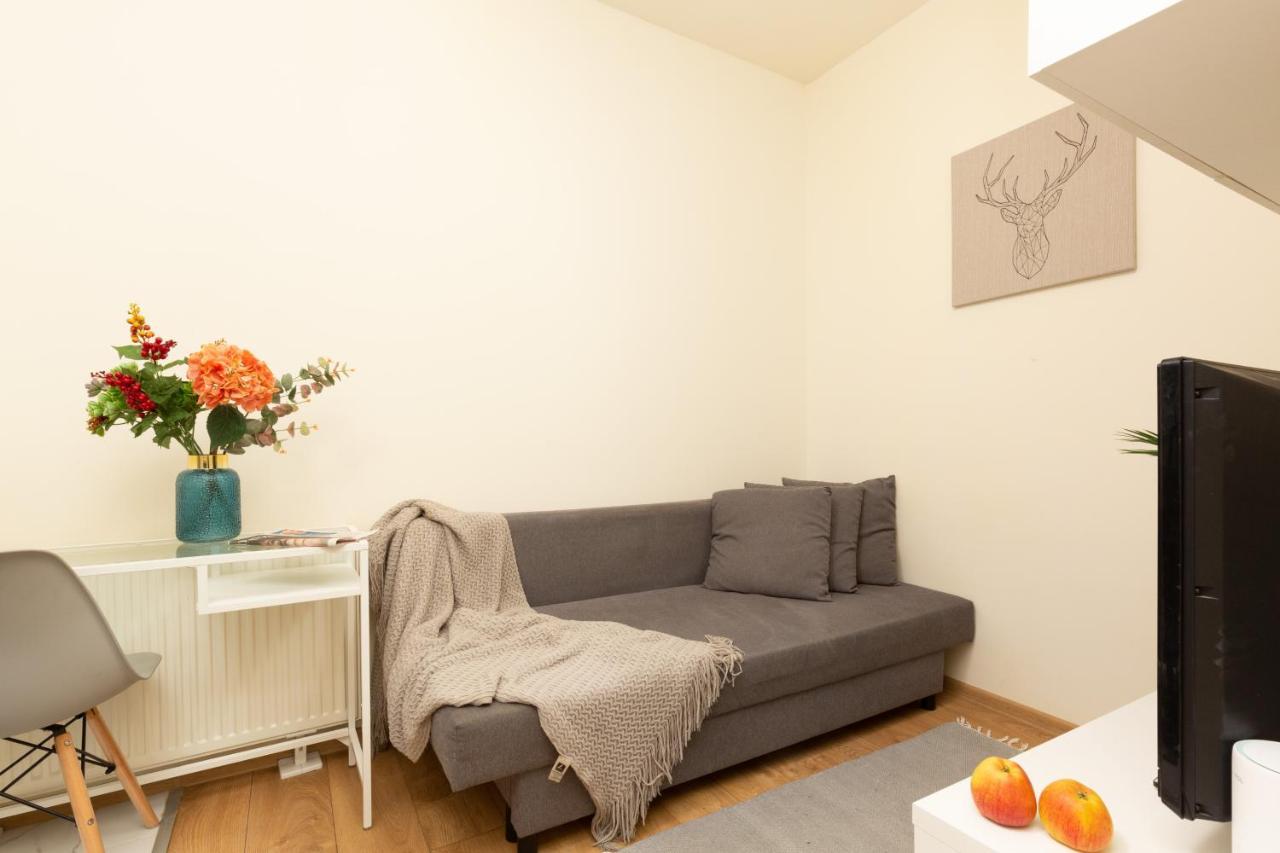Micro Apartment Miaczynska By Noclegi Renters 바르샤바 외부 사진